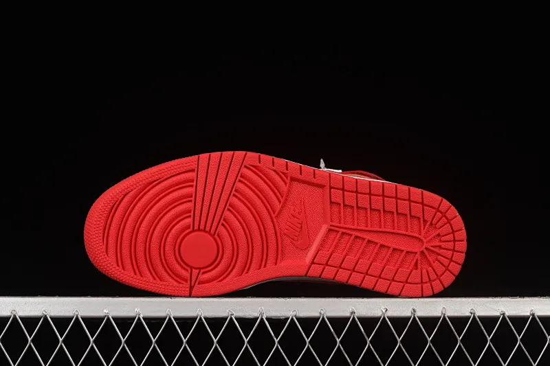 All categories Air Jordan Jordan series basketball shoes Air Jordan 1 High pure original version Air Jordan 1 High OG AJ1 Joe 1 white and red retro high-top cultural basketball shoes 555088-161